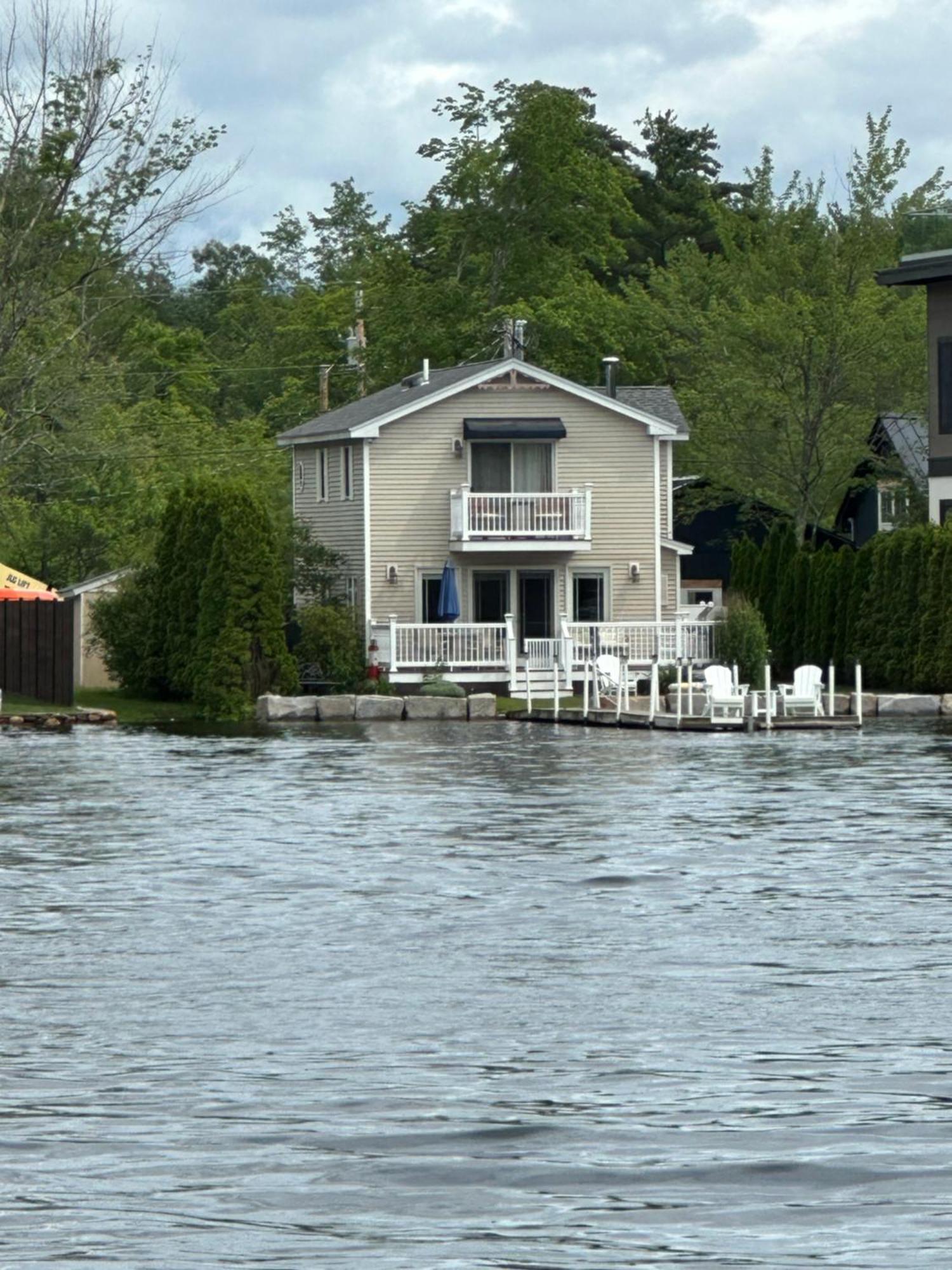 Waterfront Home With Dock Belmont Eksteriør bilde